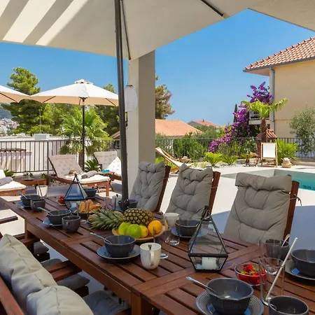 Luxury The North Star With Pool Vila